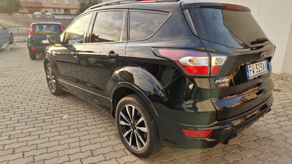Ford Kuga 2.0 TDCI 180 CV 4WD Powershift ST-Line